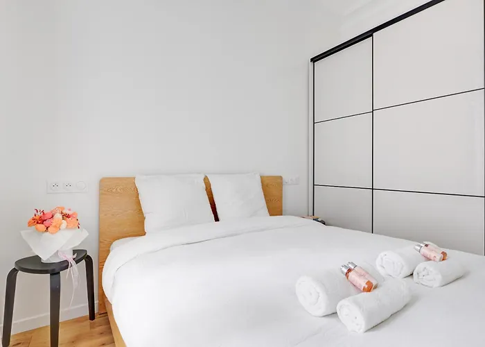 Parisian Elegance - Luxury In Daumesnil Paris
