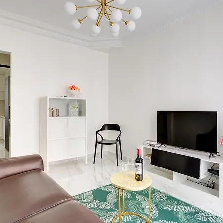 Parisian Elegance - Luxury In Daumesnil Appartement