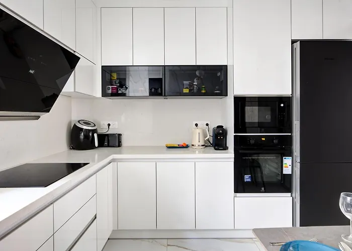 Parisian Elegance - Luxury In Daumesnil Apartment