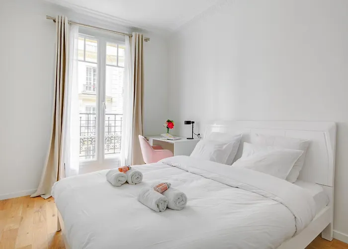 Parisian Elegance - Luxury In Daumesnil Apartment Paris