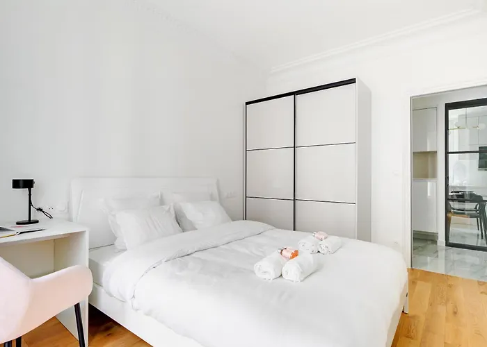Parisian Elegance - Luxury In Daumesnil